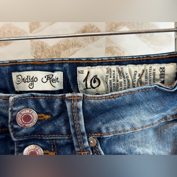 Girls Button Up Shorts Size 10 - Picture 2 of 3